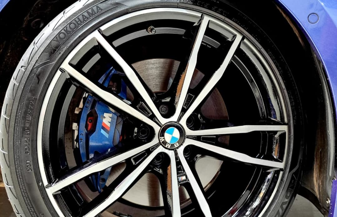 Bmw 320m sport finalizada Reforma de rodas aro 19′ !Pneus traseiros yokohama novos !Alinhamento de direção!Balanceamento de rodas !Teste de rodagem ok ! bmw 320i msport rodasreformadas yokohama (2) Bmw 320m sport finalizada Reforma de rodas aro 19' !Pneus traseiros yokohama novos !Alinhamento de direção!Balanceamento de rodas !Teste de rodagem ok ! bmw 320i msport rodasreformadas yokohama (2)